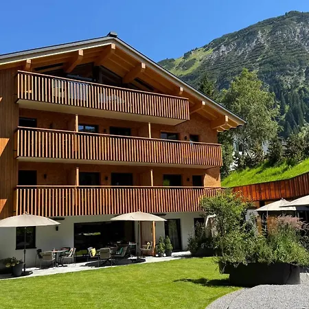 Dorf570 מלון דירות לך אם ארלברג